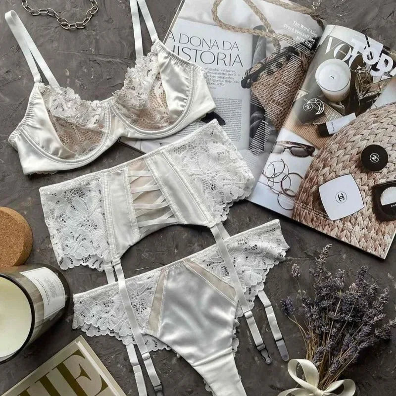Toucheart 3 Piece Set Underwear Set Mesh See-Through Lace Thin Sling Bra Set With Girdle Lingerie Suit