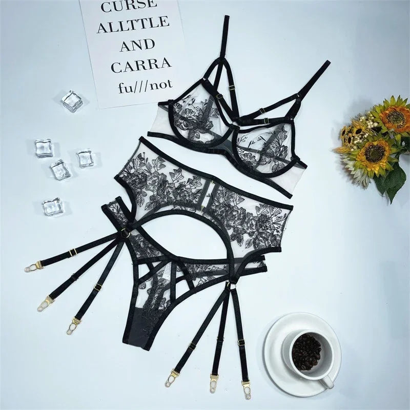 Toucheart 3 Pieces Erotic Lingerie Sensual Embroidery Transparent Brief Set Fancy Garters Luxury Lace Outfits