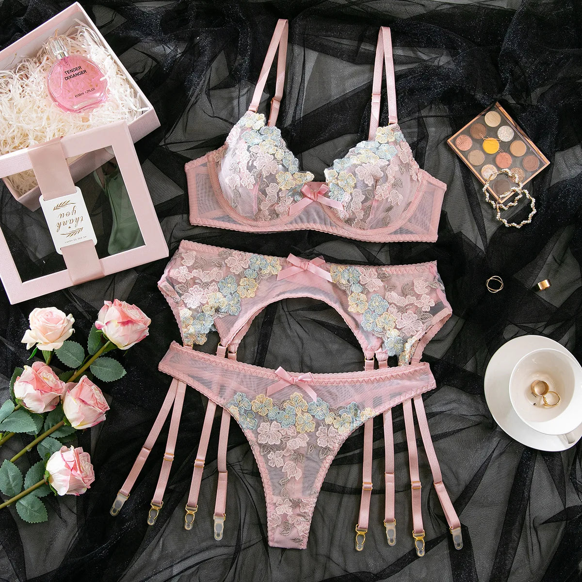Toucheart 3PCS Embroidery Floral Underwear Set Lace See-through Slim Plunge Mesh Bralette Set