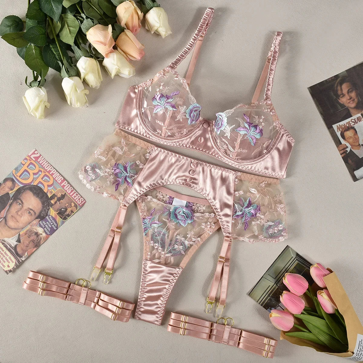 Toucheart 4-Piece Set Lingerie Set Embroidery Mesh See-Through Exotic Underwear Garter Belt Underwear Suit
