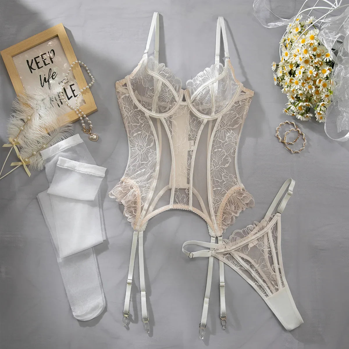 Toucheart Erotic Lingerie Embroidered Floral See-through Body-shaping Intimate Split Underwear Set with Stockings
