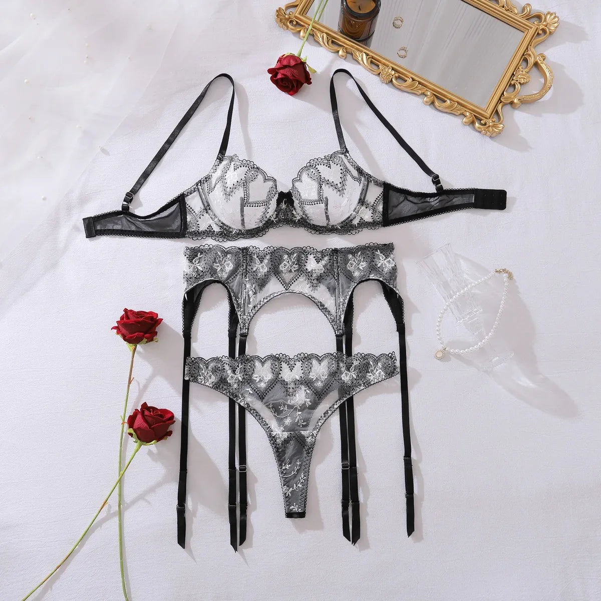 Toucheart Erotic Lingerieable Love Contrast Color Perspective Embroidery BodyShaping Three-Point Underwear SplitSet