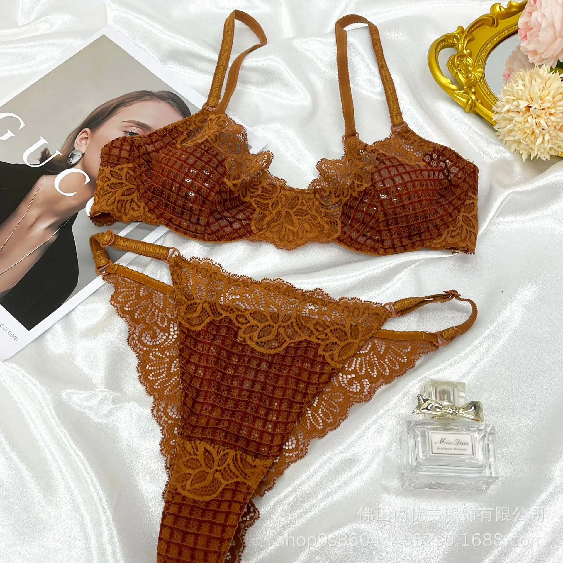 Toucheart Erotic Lingerie French Style Underwear Feminine Ultra-thinplaid Lace Bra Largebreasts Showing Small Underwear Set