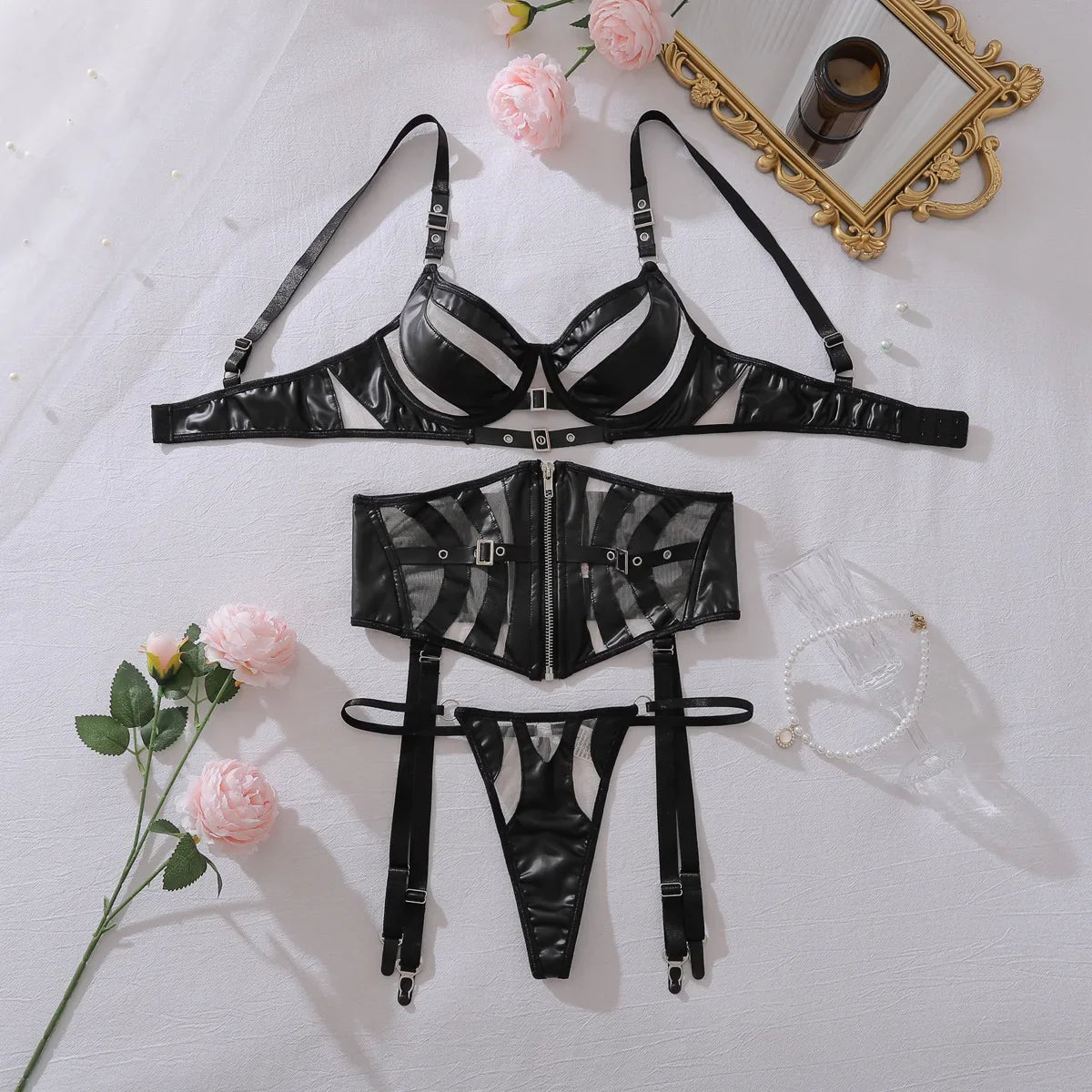 Toucheart Erotic Lingerie Stylishgirl Leather Splicing Mesh Luxurious Intimate Lingerie Three-piece Set