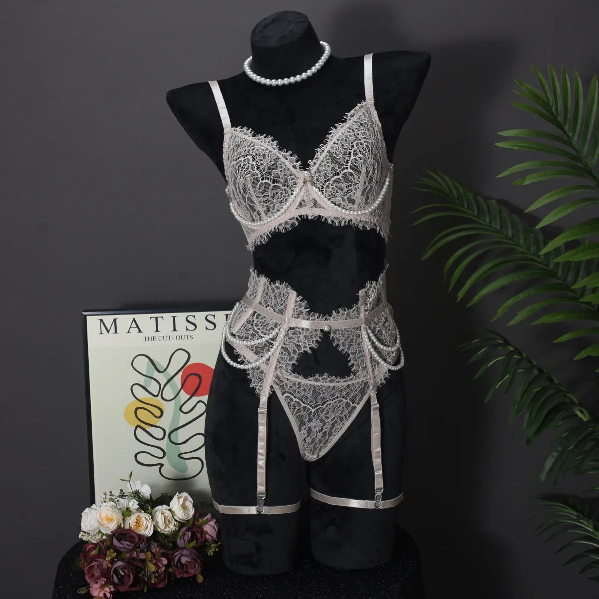 Toucheart Lace Eyelash Lingerie Panty Garters See-through Embroidery Premium Romantic Set