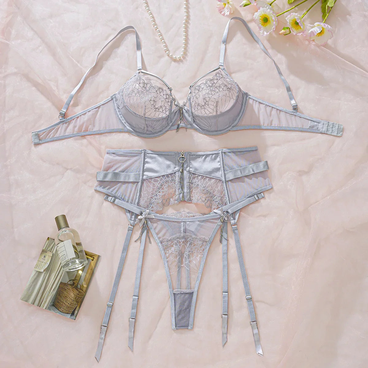 Toucheart Embroidery Lingerie Suit Solid Color Mesh See-through Garters Underwear 3-piece Set