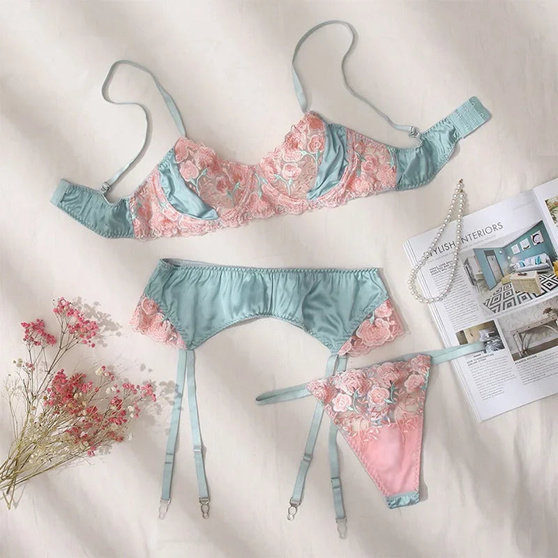 Toucheart Embroidery Underwear Set Lace Flowers Mesh See-through Garters 3 Piece Underwear Set