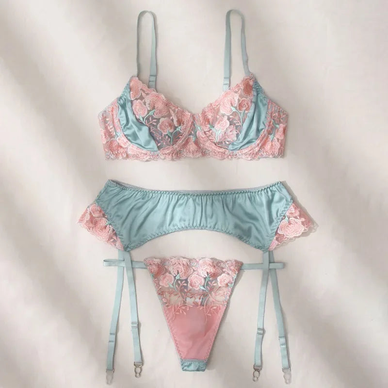 Toucheart Embroidery Underwear Set Lace Flowers Mesh See-through Garters 3 Piece Underwear Set