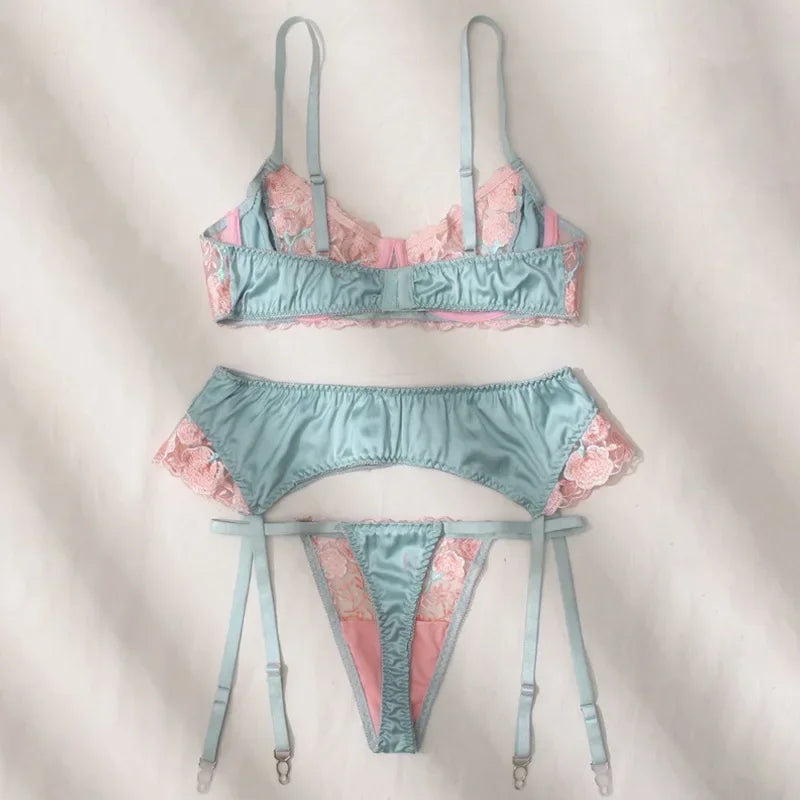 Toucheart Embroidery Underwear Set Lace Flowers Mesh See-through Garters 3 Piece Underwear Set