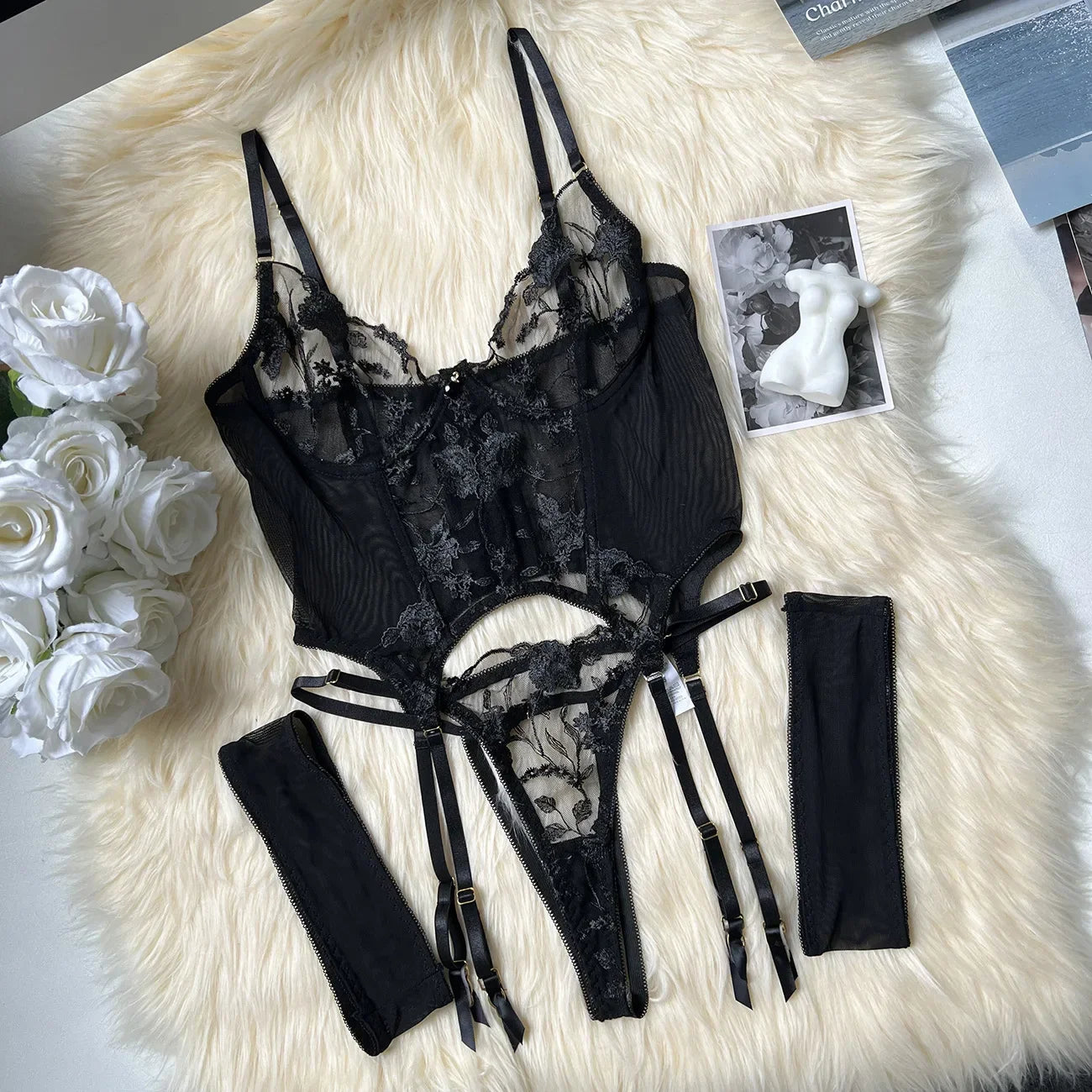 Toucheart Lingerie Embroidery Printing Bra Garters Set Mesh See- Through Exotic Underwear Suit