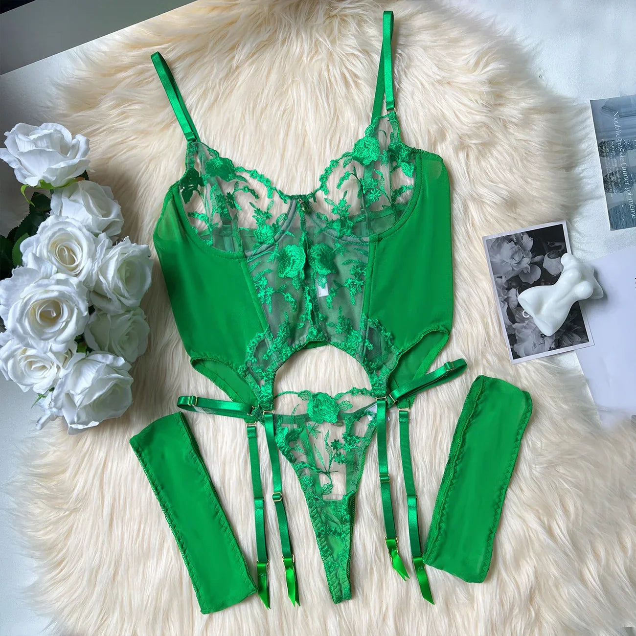 Toucheart Lingerie Embroidery Printing Bra Garters Set Mesh See- Through Exotic Underwear Suit