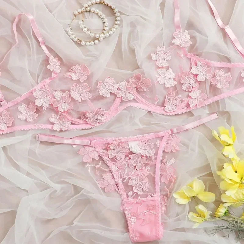 Toucheart Lingerie Set Transparent Feminine Sweet Mesh Embroidered Lace Bra Flower Applique Transparent Lingerie Kit