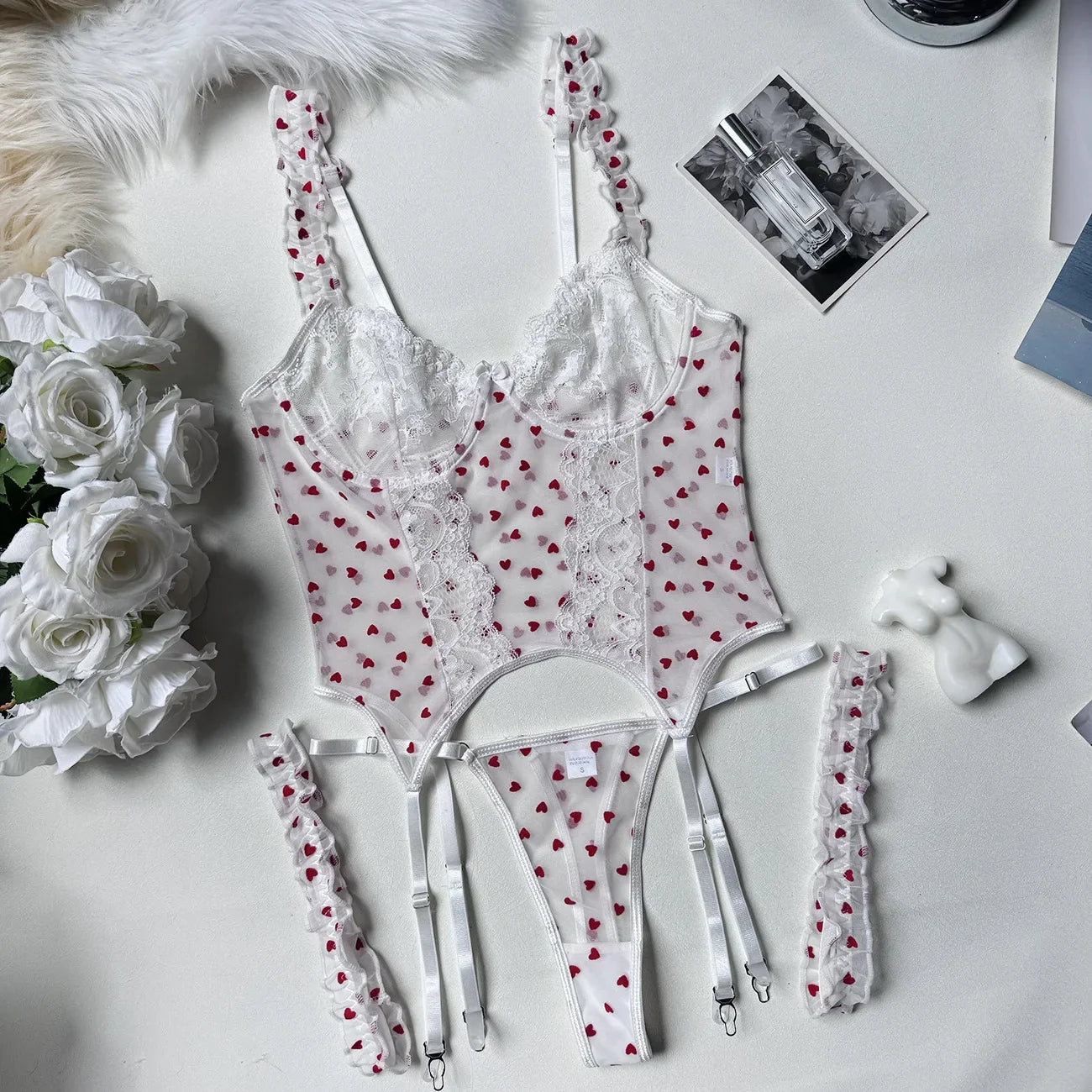 Toucheart Lingerie Suit 4-piece Suspender Bra Lingerie Set Lace Mesh See-through Garters Underwear Set